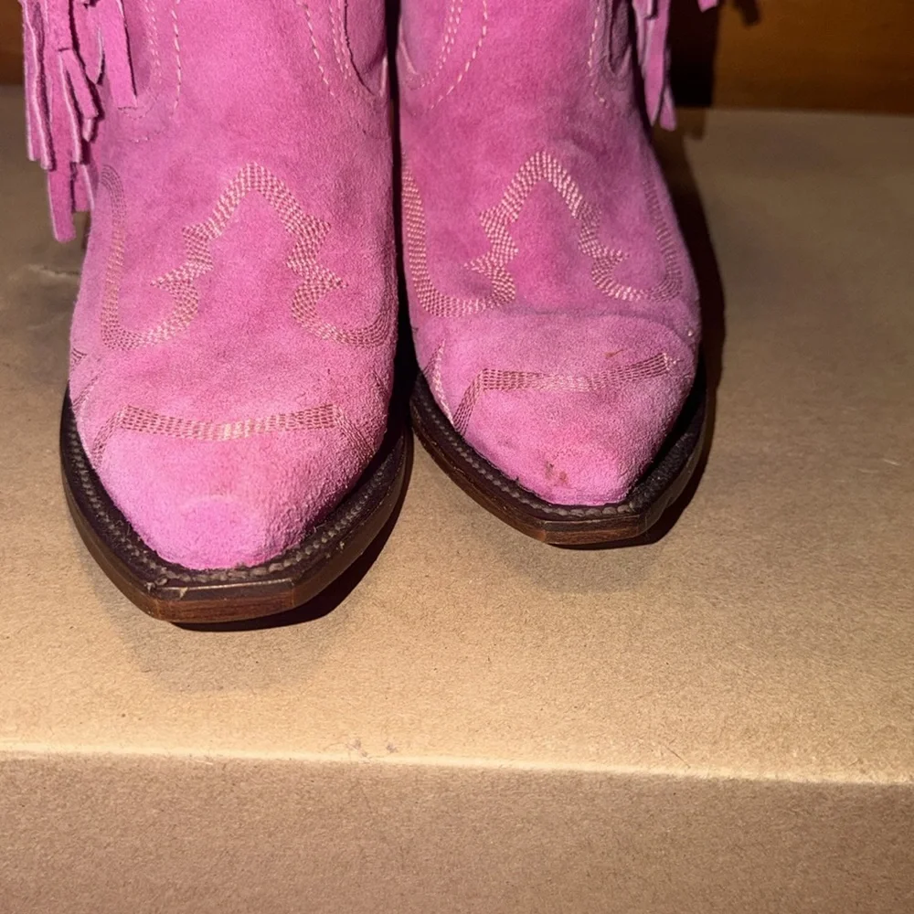 Barbie pink fringe boots, Genuine Buckshot brand size 6.5 wide calf.